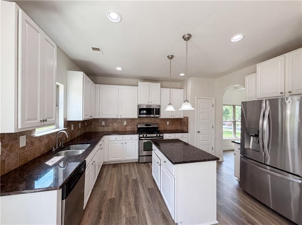3 bedroom, 2 bathroom, 2,668 sq ft single family residence for sale at 4440 Prather Son Drive, Loganville, GA 30052 — photo 2