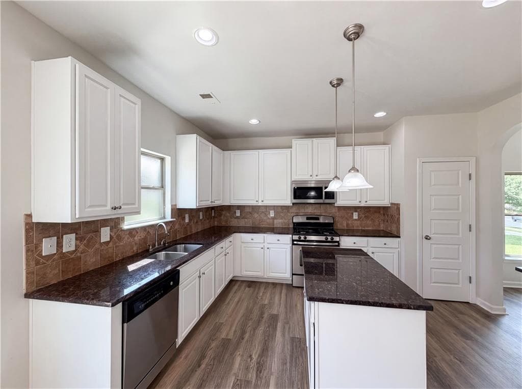 3 bedroom, 2 bathroom, 2,668 sq ft single family residence for sale at 4440 Prather Son Drive, Loganville, GA 30052 — photo 9