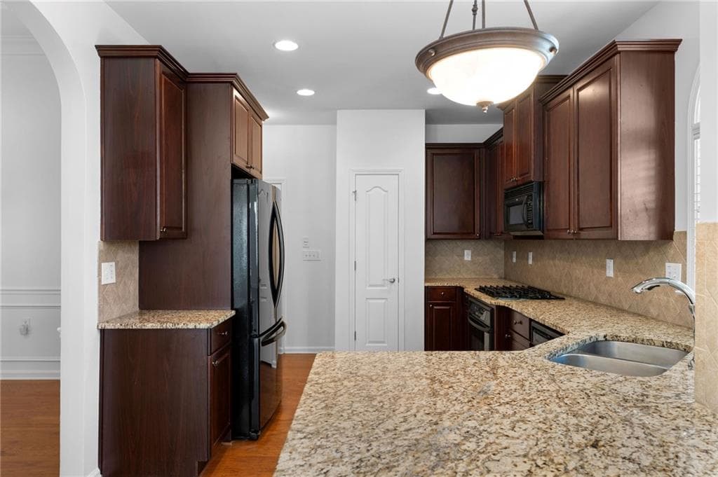 3 bedroom, 3 bathroom, 1,944 sq ft townhouse under contract at 431 Brookes Walk, Woodstock, GA 30188 — photo 10