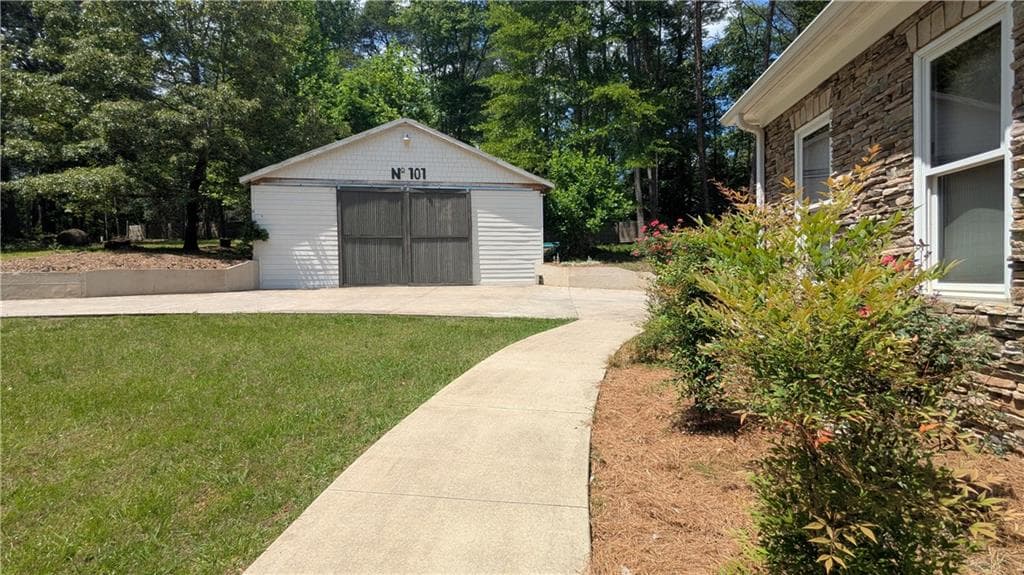 5 bedroom, 4 bathroom, 3,900 sq ft single family residence for sale at 101 Arrow Wood Drive, Waleska, GA 30183 — photo 5