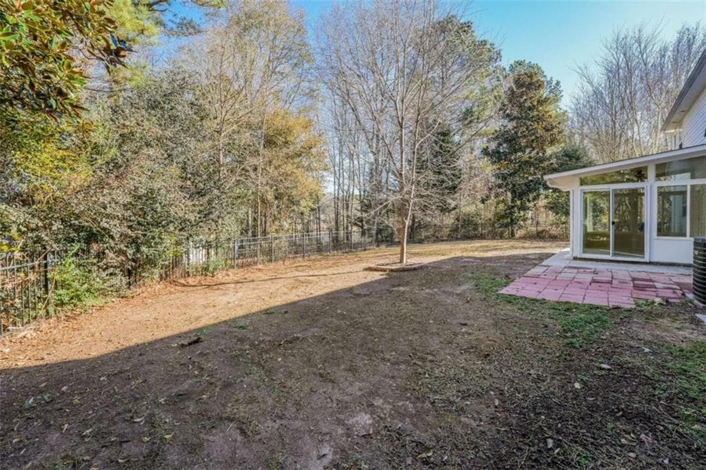 6 bedroom, 3 bathroom, 3,460 sq ft single family residence under contract at 13068 Rangeley Hills Drive, Hampton, GA 30228 — photo 6