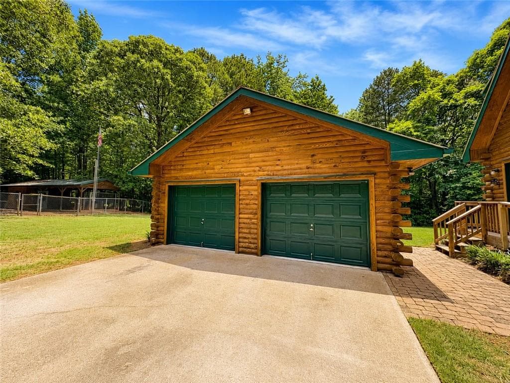 3 bedroom, 2 bathroom, 2,072 sq ft single family residence for sale at 1120 Ridgewood Drive, Pendergrass, GA 30567 — photo 8