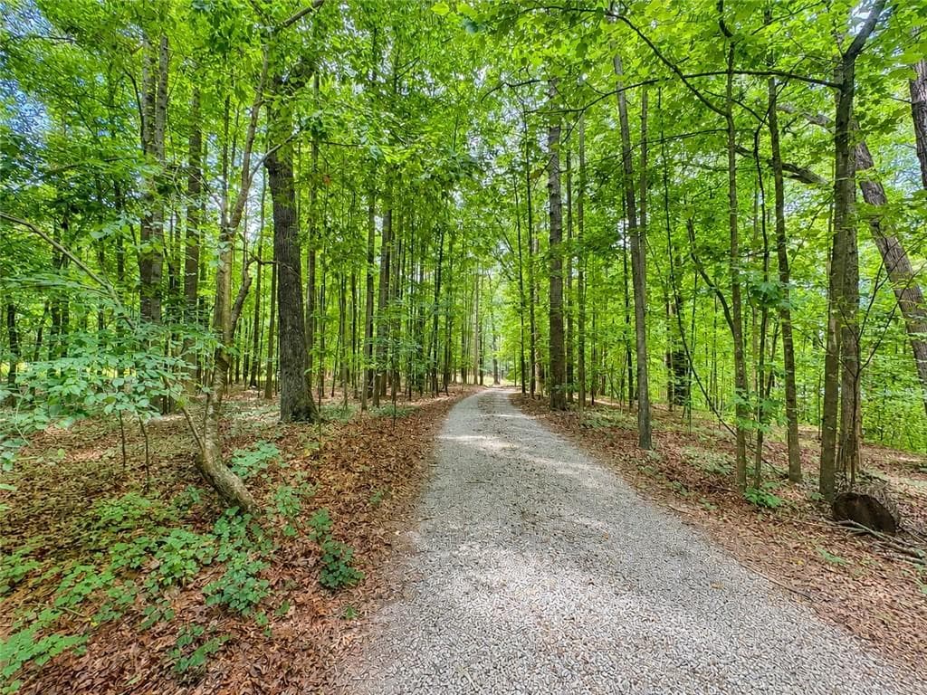 3 bedroom, 2 bathroom, 2,072 sq ft single family residence for sale at 1120 Ridgewood Drive, Pendergrass, GA 30567 — photo 10