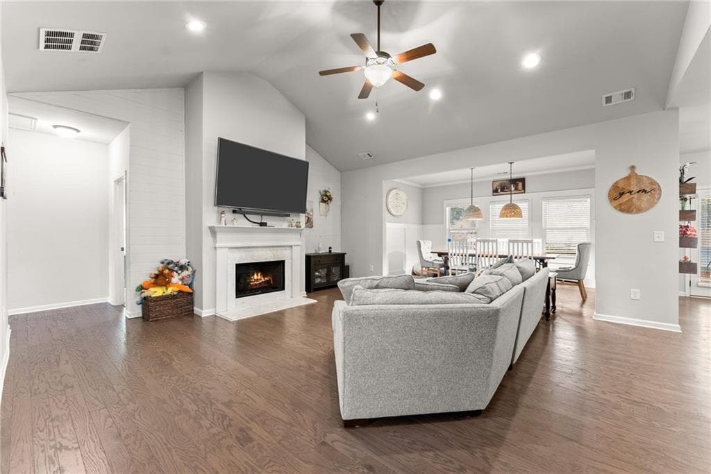 3 bedroom, 2 bathroom, 2,528 sq ft single family residence under contract at 67 Blue Sky Drive, Dawsonville, GA 30534 — photo 6