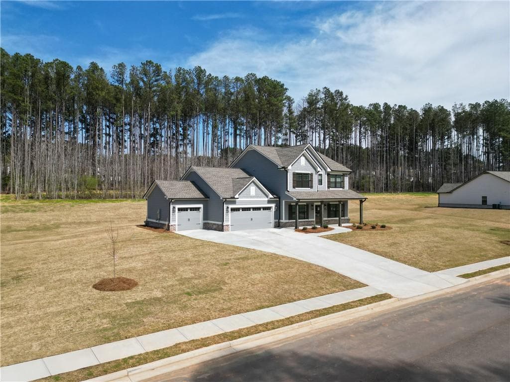 4 bedroom, 3 bathroom, 2,451 sq ft single family residence for sale at 170 Weslyn Drive, Social Circle, GA 30025 — photo 2