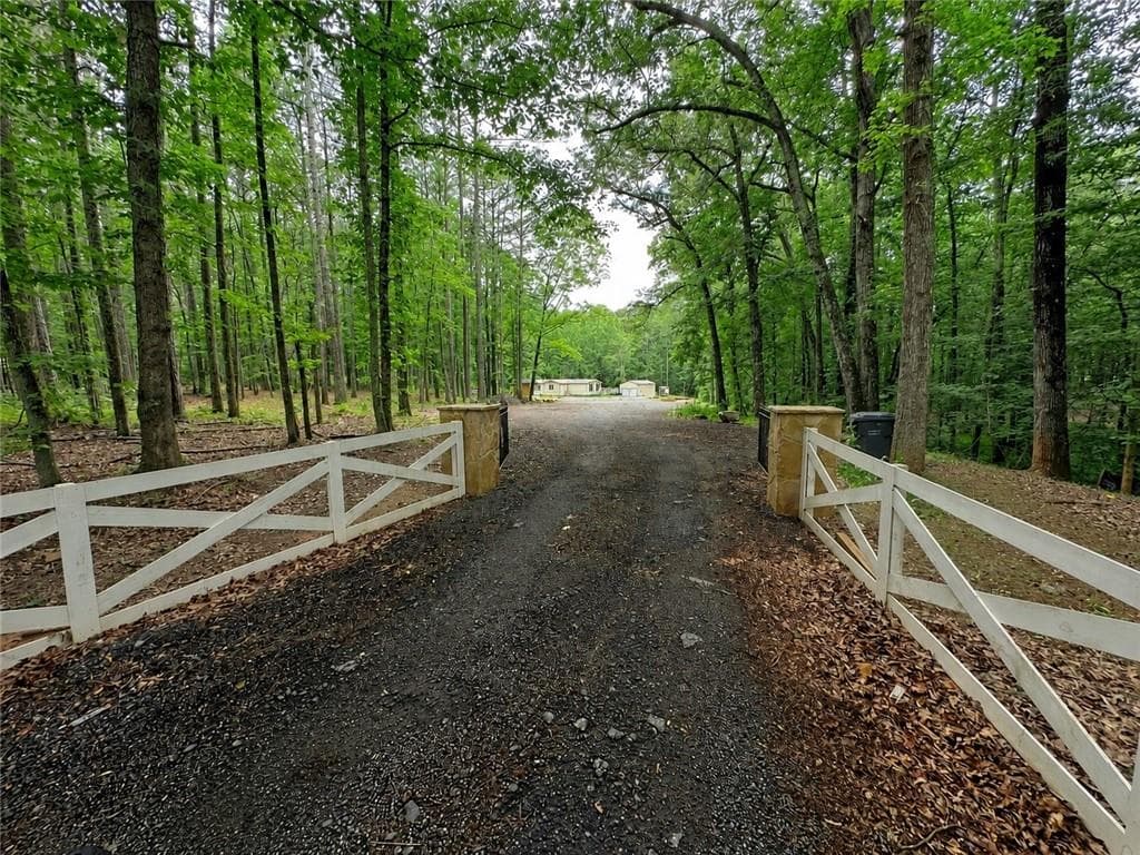 3 bedroom, 2 bathroom, 1,169 sq ft single family residence for sale at 283 Brown Bridge Road, Auburn, GA 30011 — photo 2