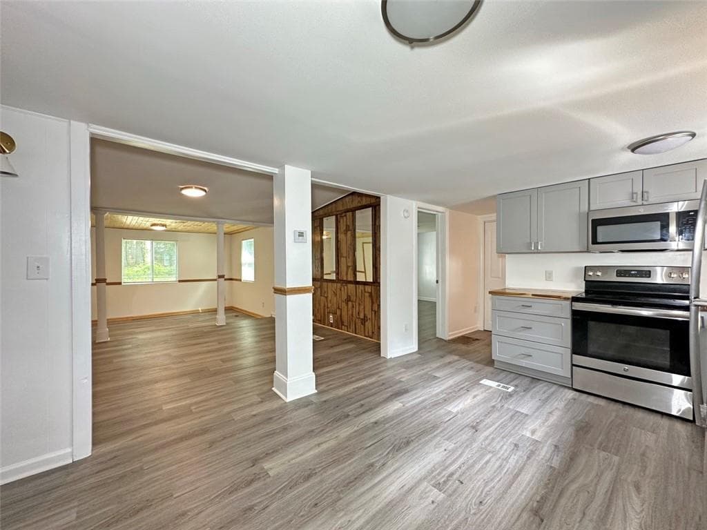 3 bedroom, 2 bathroom, 1,169 sq ft single family residence for sale at 283 Brown Bridge Road, Auburn, GA 30011 — photo 10