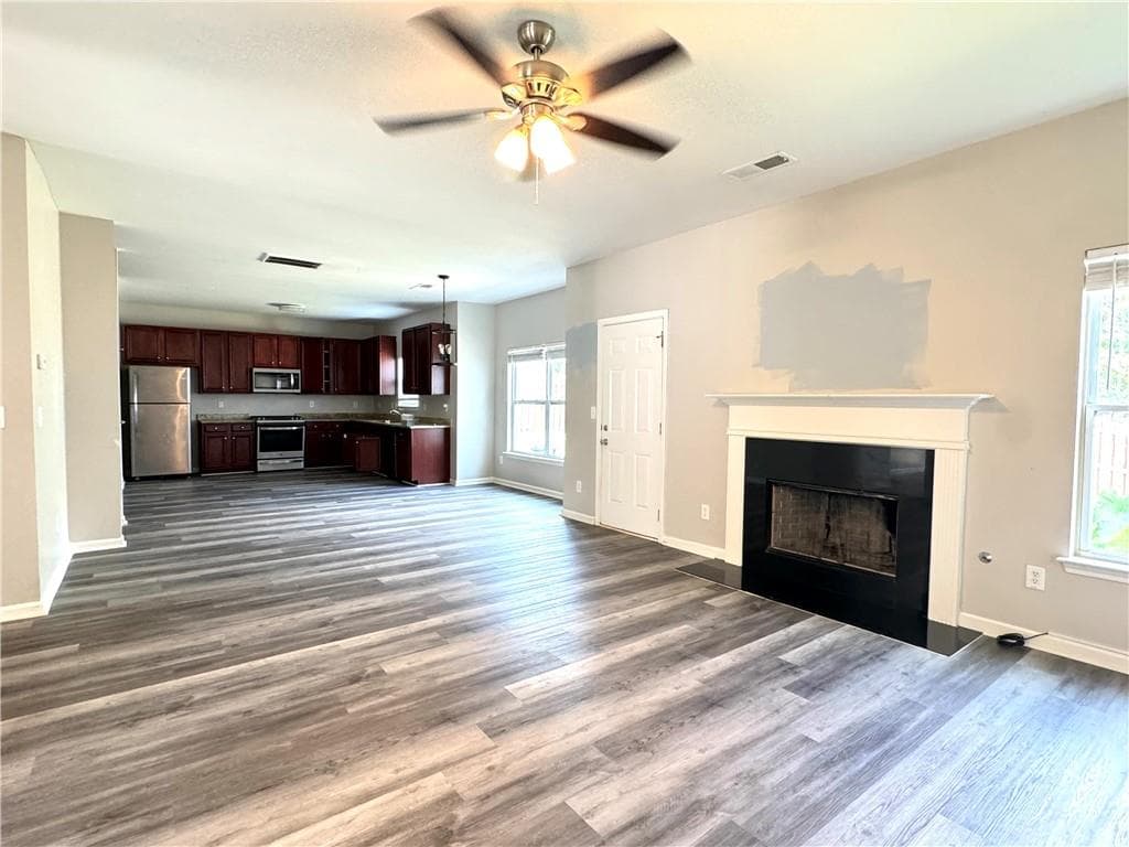 6 bedroom, 3 bathroom, 3,288 sq ft single family residence for rent at 4465 Ambassador Way, Cumming, GA 30040 for $2,500 a month — photo 8
