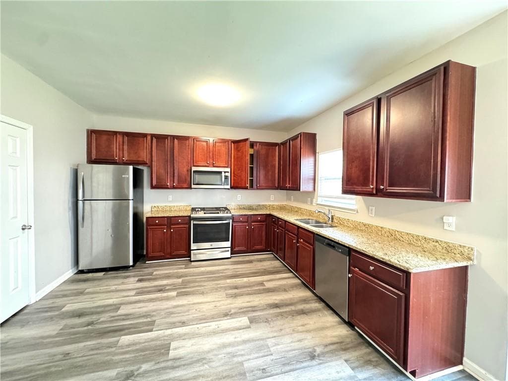 6 bedroom, 3 bathroom, 3,288 sq ft single family residence for rent at 4465 Ambassador Way, Cumming, GA 30040 for $2,500 a month — photo 10