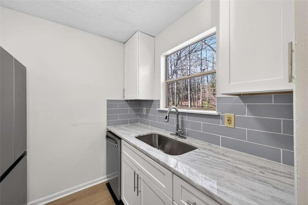 4 bedroom, 2 bathroom, 1,500 sq ft single family residence under contract at 5225 Forest Downs Lane, South Fulton, GA 30349 — photo 10