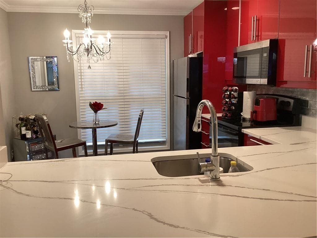 3 bedroom, 3 bathroom, 2,120 sq ft townhouse under contract at 1924 Ivy Glen Drive, Smyrna, GA 30082 — photo 6
