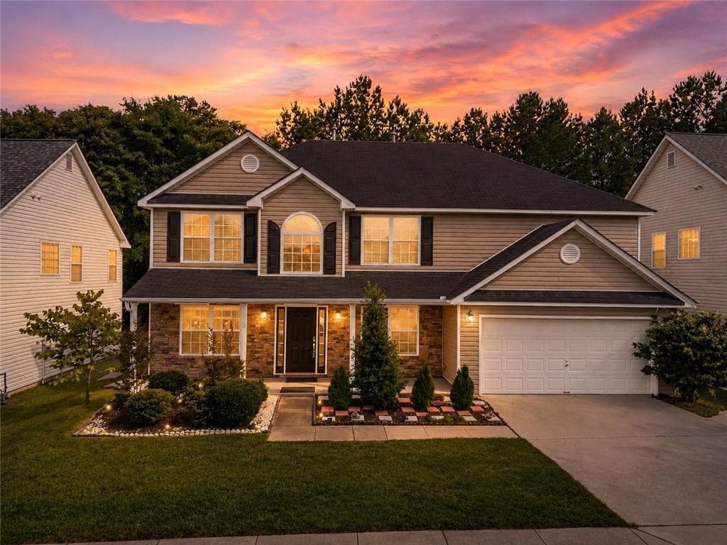 4 bedroom, 3 bathroom, 2,684 sq ft single family residence for sale at 4563 Grove Lake Street, Loganville, GA 30052 — photo 2
