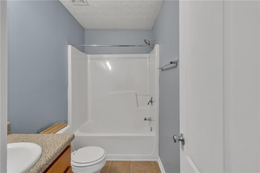 4 bedroom, 3 bathroom, 2,684 sq ft single family residence for sale at 4563 Grove Lake Street, Loganville, GA 30052 — photo 10