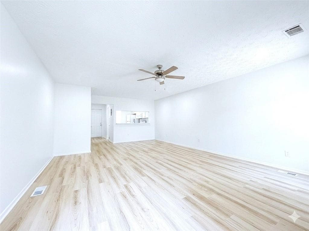 2 bedroom, 2 bathroom, 1,120 sq ft townhouse for sale at 6624 Wellington Square, Norcross, GA 30093 — photo 6