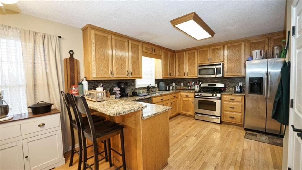 3 bedroom, 3 bathroom, 2,228 sq ft single family residence for sale at 1049 Fieldstone Drive, Canton, GA 30114 — photo 8