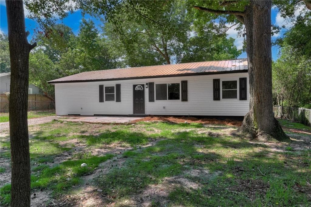 4 bedroom, 2 bathroom, 1,050 sq ft single family residence for sale at 1704 Susan Circle, Augusta, GA 30906 — photo 2