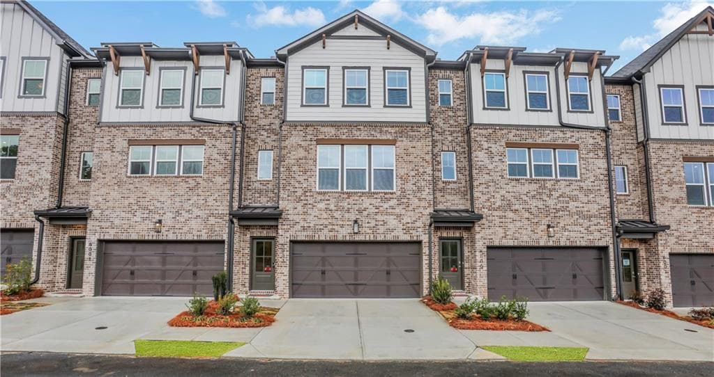 4 bedroom, 4 bathroom, 2,421 sq ft townhouse under contract at 324 Sunset Hollow Street, Sugar Hill, GA 30518