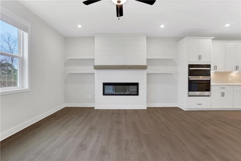 4 bedroom, 4 bathroom, 2,421 sq ft townhouse under contract at 324 Sunset Hollow Street, Sugar Hill, GA 30518 — photo 3