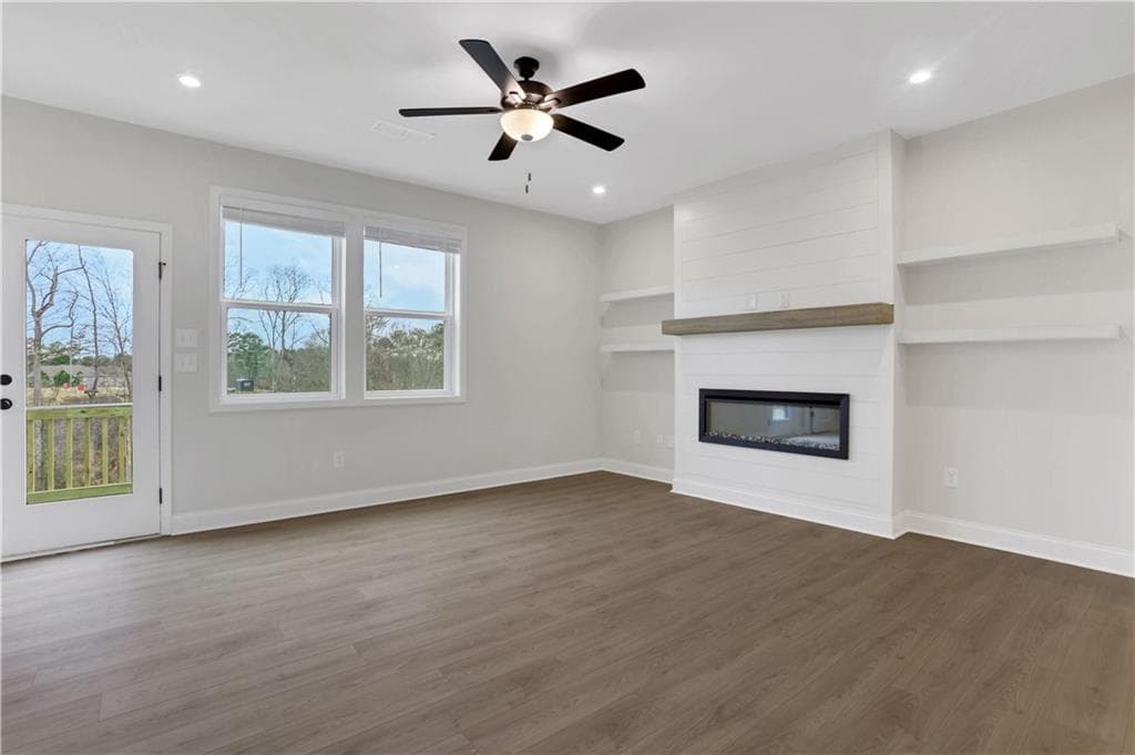 4 bedroom, 4 bathroom, 2,421 sq ft townhouse under contract at 324 Sunset Hollow Street, Sugar Hill, GA 30518 — photo 4