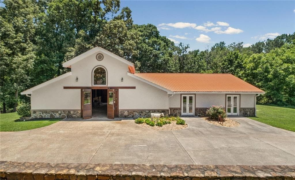 5 bedroom, 4 bathroom, 5,986 sq ft single family residence for sale at 253 Charles Road, Canton, GA 30115 — photo 9