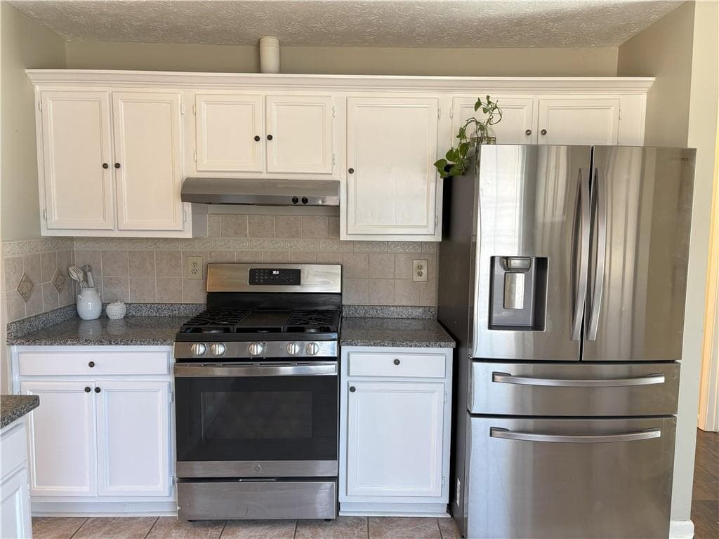 3 bedroom, 2 bathroom, 1,895 sq ft single family residence for rent at 4870 Camberbridge Drive, Alpharetta, GA 30022 for $2,600 a month — photo 6