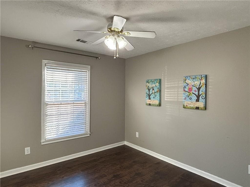 3 bedroom, 2 bathroom, 1,895 sq ft single family residence for rent at 4870 Camberbridge Drive, Alpharetta, GA 30022 for $2,600 a month — photo 8