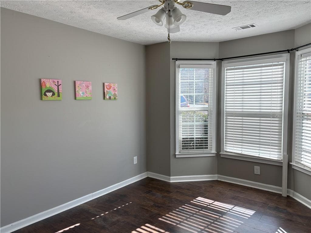 3 bedroom, 2 bathroom, 1,895 sq ft single family residence for rent at 4870 Camberbridge Drive, Alpharetta, GA 30022 for $2,600 a month — photo 9