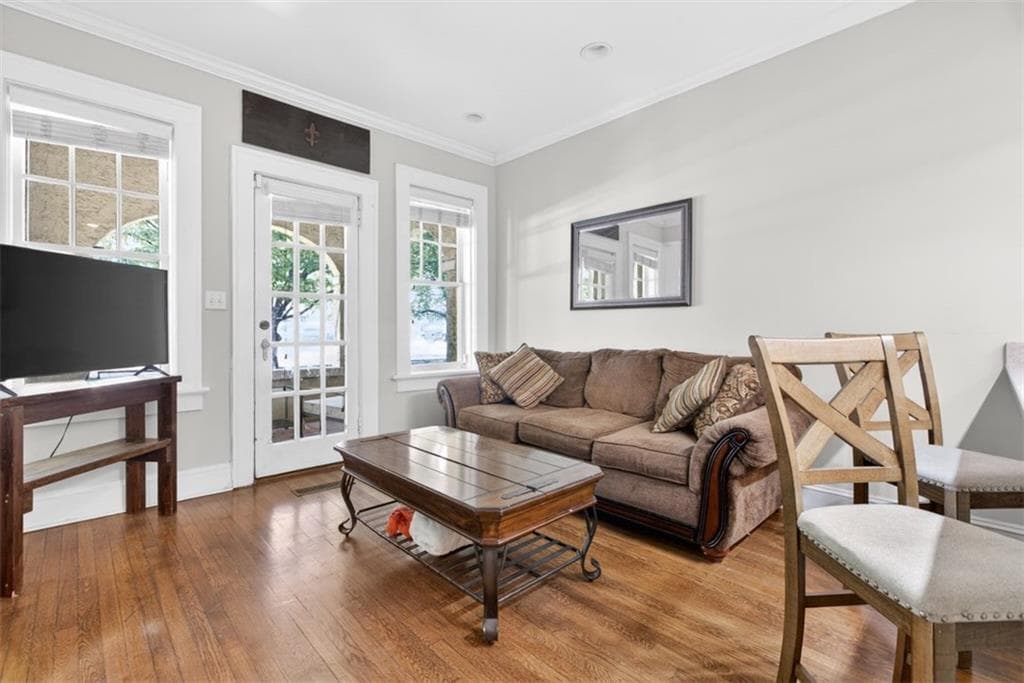 2 bedroom, 3 bathroom, 1,221 sq ft condominium for sale at 2855 Peachtree Road 109, Atlanta, GA 30305 — photo 10