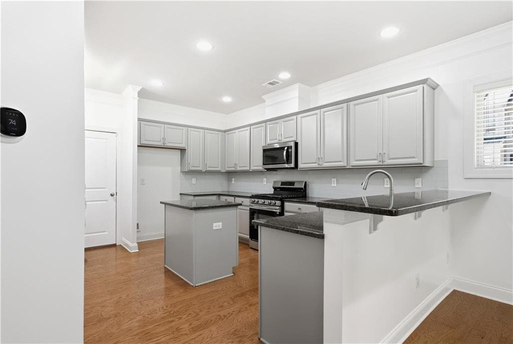 3 bedroom, 3 bathroom, 2,283 sq ft townhouse for sale at 3464 Flamingo Lane, Alpharetta, GA 30004 — photo 9