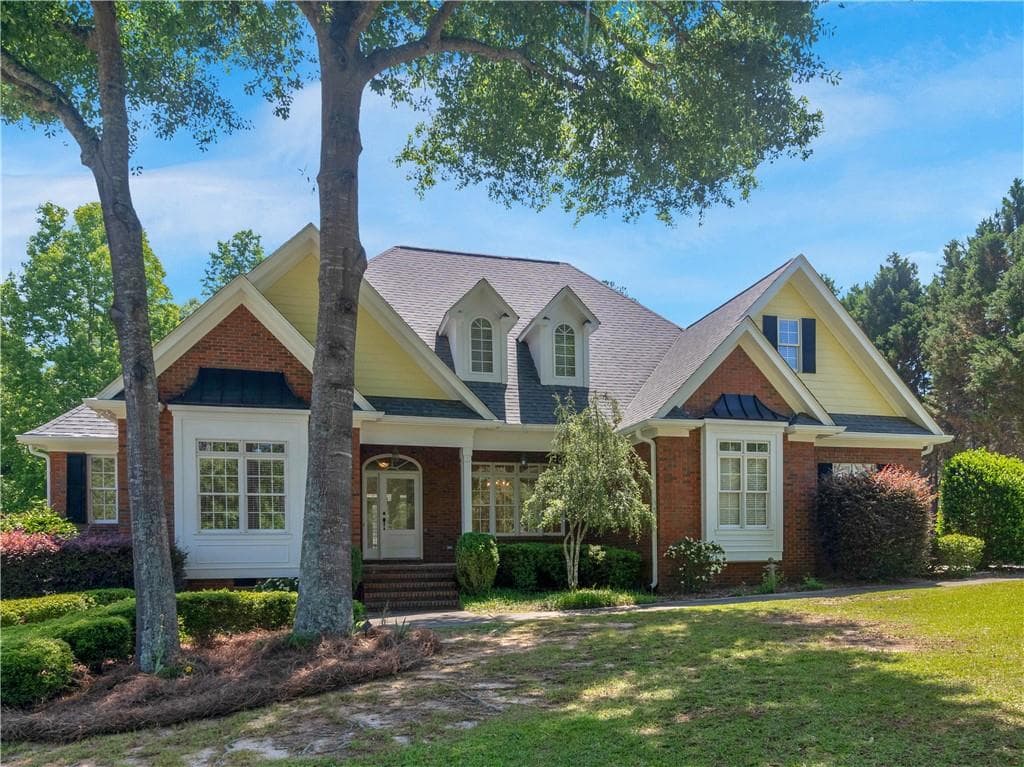 3 bedroom, 3 bathroom, 2,634 sq ft single family residence for sale at 214 Cheshire Drive, Griffin, GA 30223 — photo 1 of 38