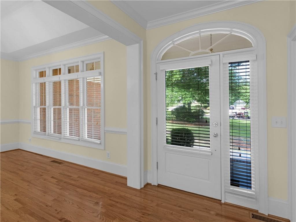3 bedroom, 3 bathroom, 2,634 sq ft single family residence for sale at 214 Cheshire Drive, Griffin, GA 30223 — photo 2