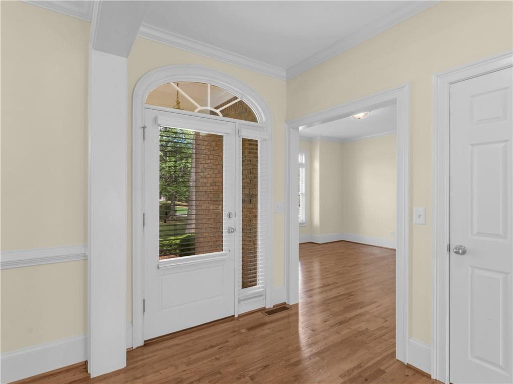3 bedroom, 3 bathroom, 2,634 sq ft single family residence for sale at 214 Cheshire Drive, Griffin, GA 30223 — photo 3