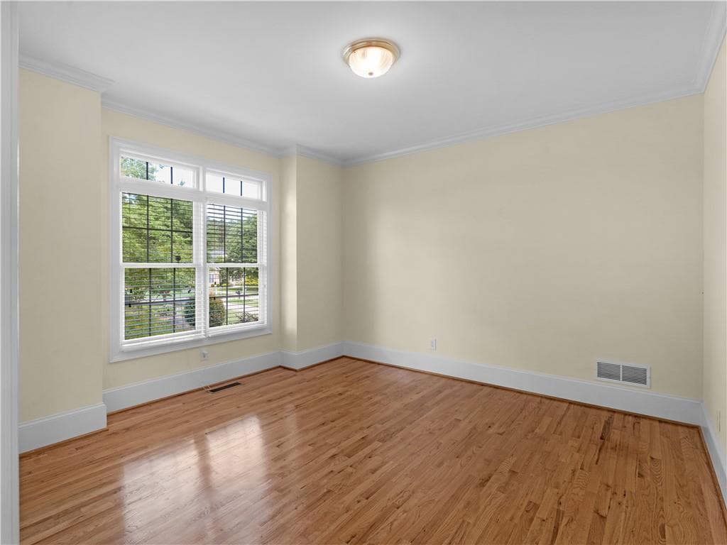 3 bedroom, 3 bathroom, 2,634 sq ft single family residence for sale at 214 Cheshire Drive, Griffin, GA 30223 — photo 4