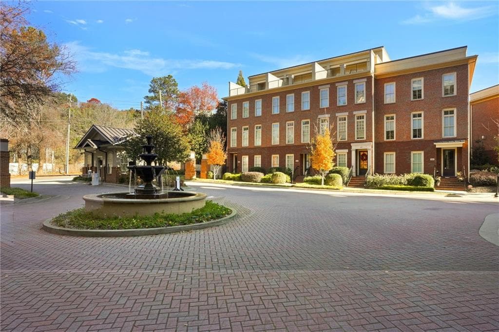 4 bedroom, 5 bathroom, 2,256 sq ft townhouse for rent at 902 River Vista Drive 94, Atlanta, GA 30339 for $4,500 a month — photo 2