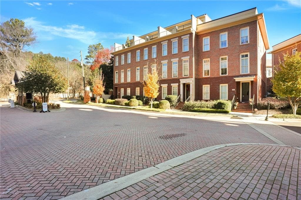 4 bedroom, 5 bathroom, 2,256 sq ft townhouse for rent at 902 River Vista Drive 94, Atlanta, GA 30339 for $4,500 a month — photo 3