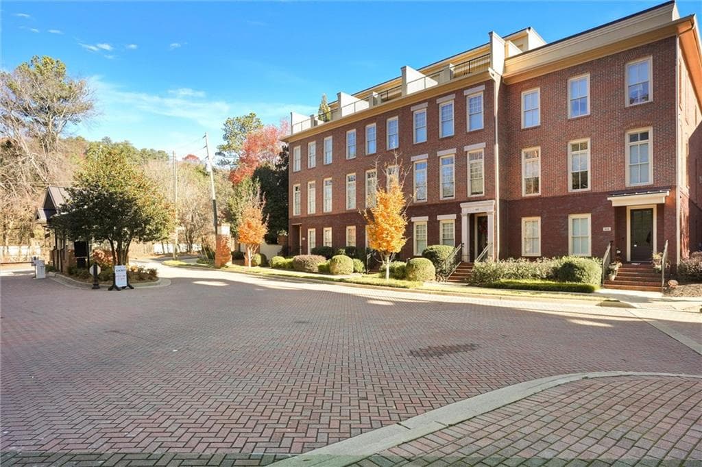 4 bedroom, 5 bathroom, 2,256 sq ft townhouse for rent at 902 River Vista Drive 94, Atlanta, GA 30339 for $4,500 a month — photo 4