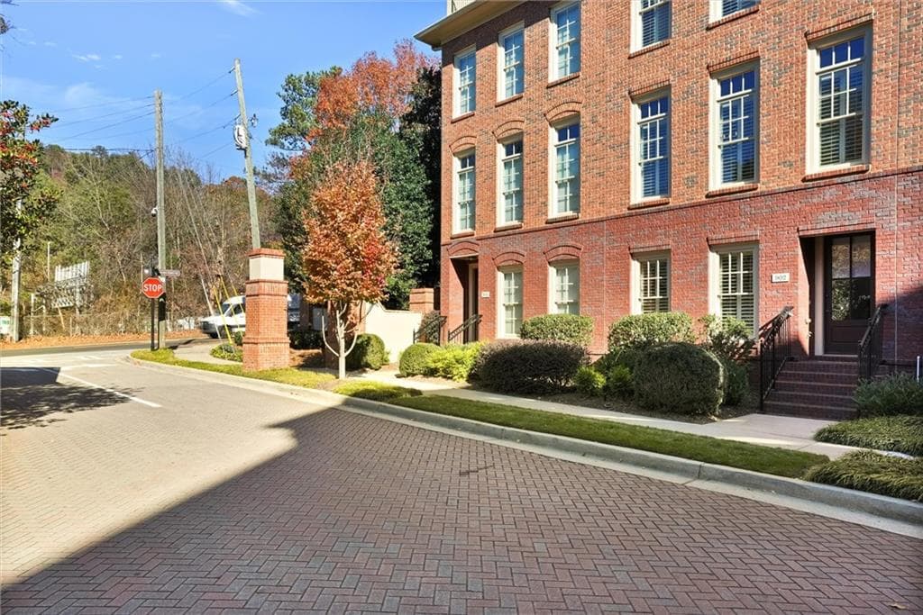 4 bedroom, 5 bathroom, 2,256 sq ft townhouse for rent at 902 River Vista Drive 94, Atlanta, GA 30339 for $4,500 a month — photo 9