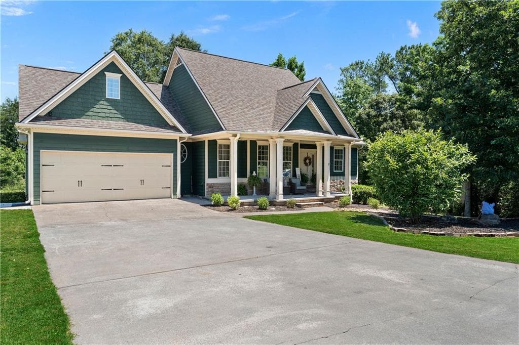 6 bedroom, 4 bathroom, 3,658 sq ft single family residence for sale at 130 Riverboat Drive, Adairsville, GA 30103 — photo 4