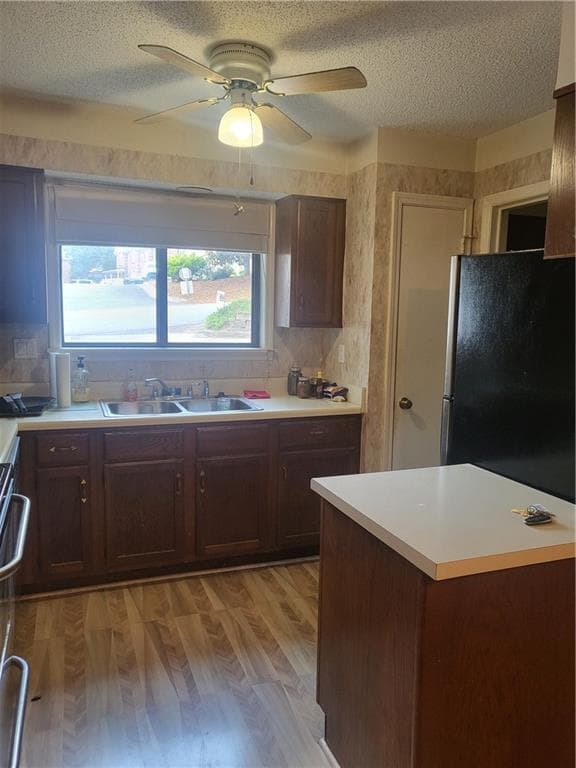 2 bedroom, 3 bathroom, 1,372 sq ft townhouse for sale at 1102 Pine Tree Drive 1102, Buford, GA 30518 — photo 4