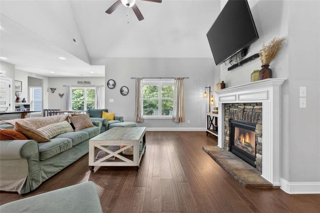 4 bedroom, 3 bathroom, 2,703 sq ft single family residence under contract at 195 Southridge, Senoia, GA 30276 — photo 9