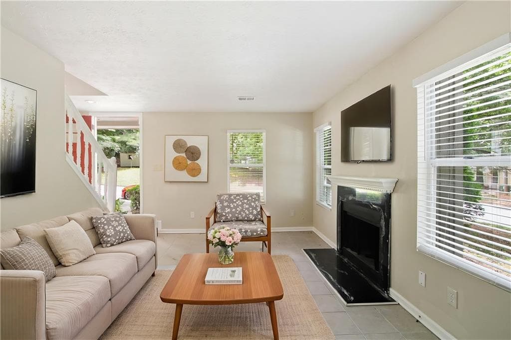 3 bedroom, 3 bathroom, 1,144 sq ft single family residence for sale at 2146 Wingfoot Place, Decatur, GA 30035 — photo 4