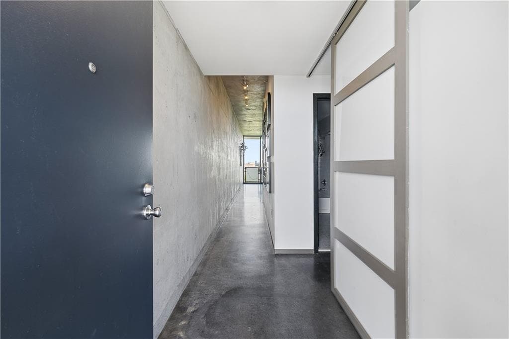 1 bedroom, 1 bathroom, 960 sq ft condominium for sale at 480 John Wesley Dobbs Avenue 708, Atlanta, GA 30312 — photo 4