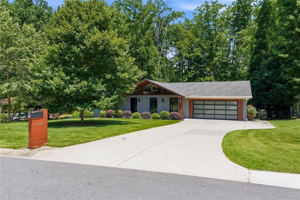 225 Jayne Ellen Way, Alpharetta, GA 30009 — most recent listing photo
