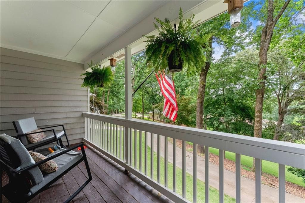 3 bedroom, 2 bathroom, 2,058 sq ft single family residence for sale at 4002 Sundown Drive, Gainesville, GA 30506 — photo 9