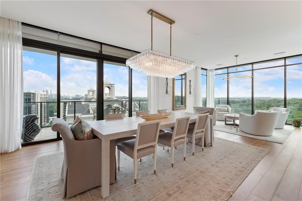 3 bedroom, 4 bathroom, 4,414 sq ft condominium under contract at 2520 Peachtree Road 1603, Atlanta, GA 30305 — photo 2