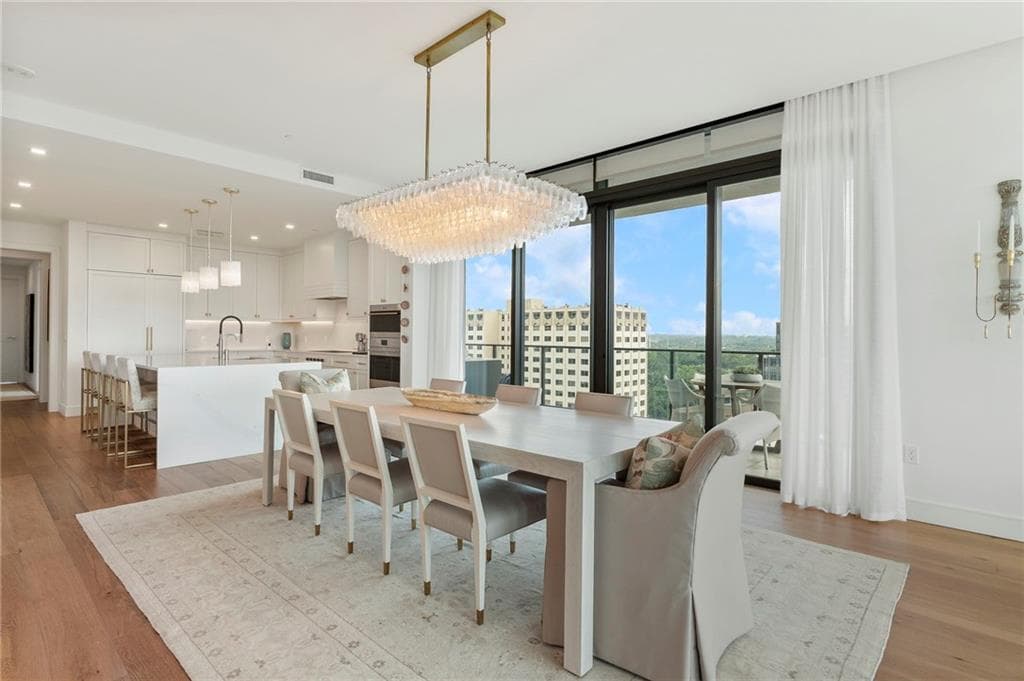 3 bedroom, 4 bathroom, 4,414 sq ft condominium under contract at 2520 Peachtree Road 1603, Atlanta, GA 30305 — photo 6