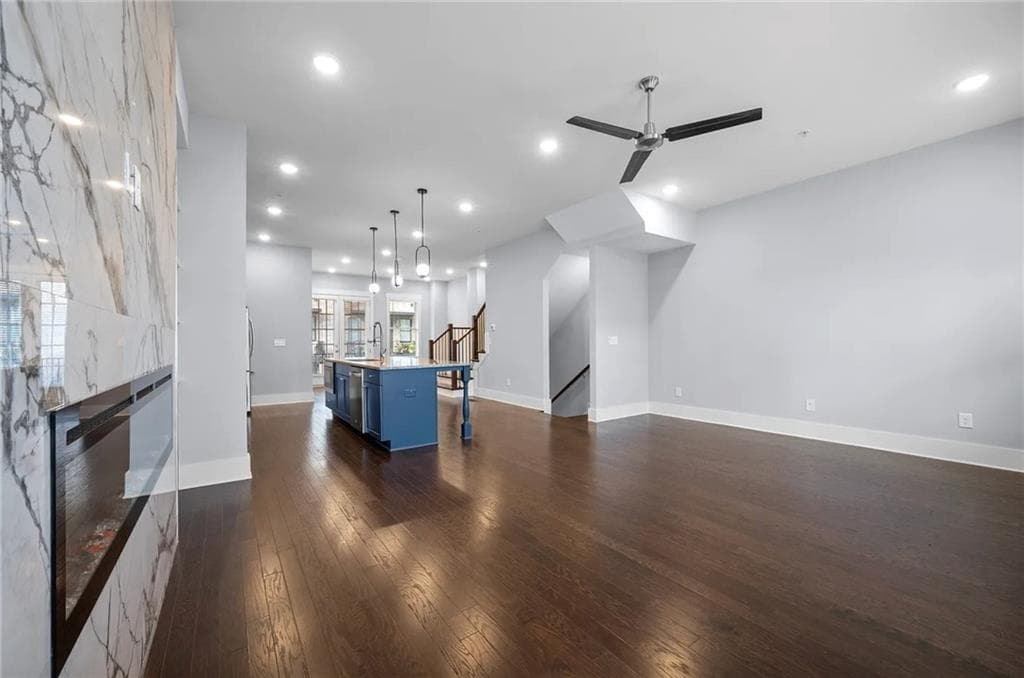 3 bedroom, 4 bathroom, 2,298 sq ft townhouse under contract at 1048 Claudette Colvin Court, Atlanta, GA 30318 — photo 2