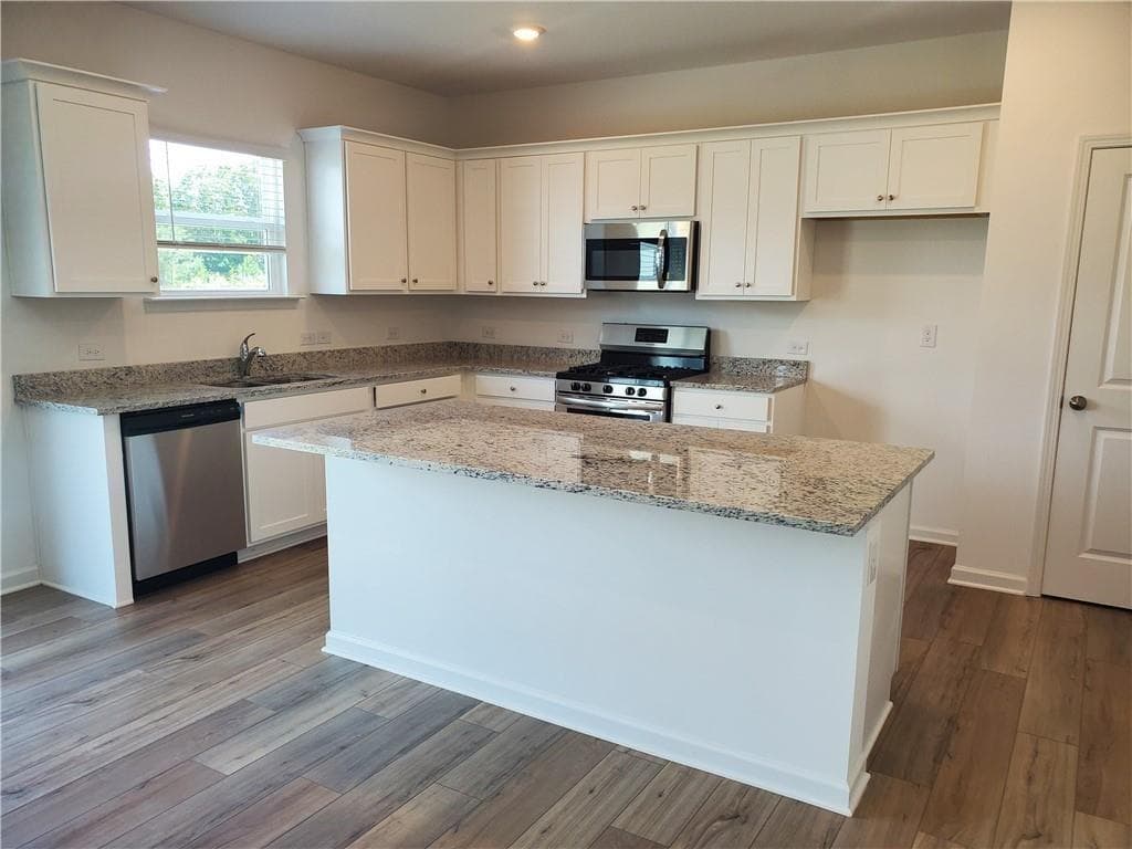 4 bedroom, 3 bathroom, 2,542 sq ft single family residence for rent at 3681 Cattle Field Crossing, Loganville, GA 30052 for $2,500 a month — photo 6
