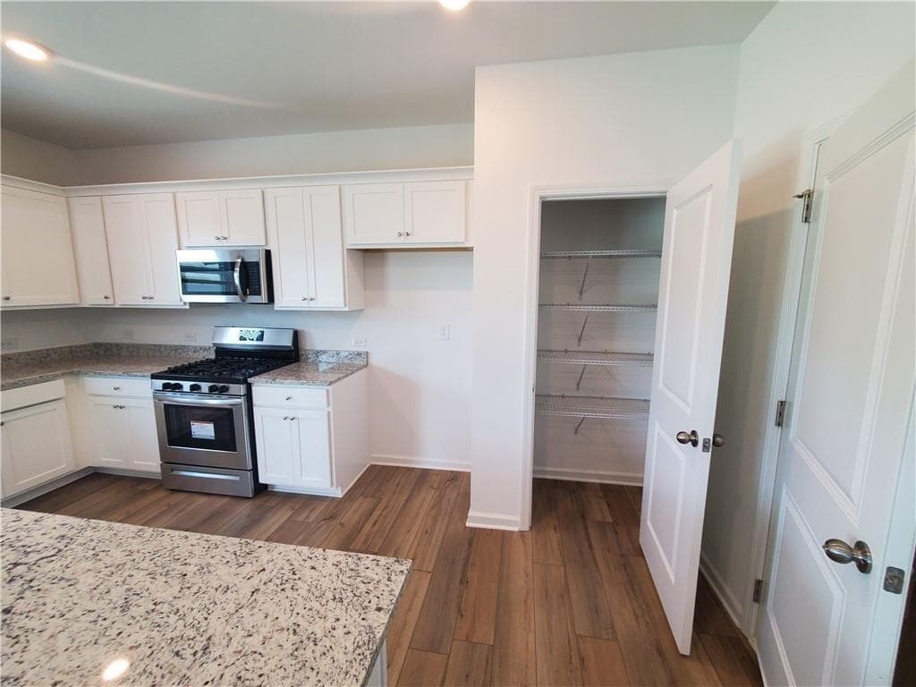 4 bedroom, 3 bathroom, 2,542 sq ft single family residence for rent at 3681 Cattle Field Crossing, Loganville, GA 30052 for $2,500 a month — photo 7