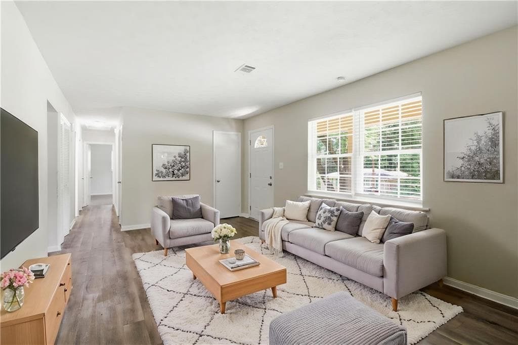 3 bedroom, 2 bathroom, 1,342 sq ft single family residence under contract at 2017 Lindsey Lane, Decatur, GA 30035 — photo 2